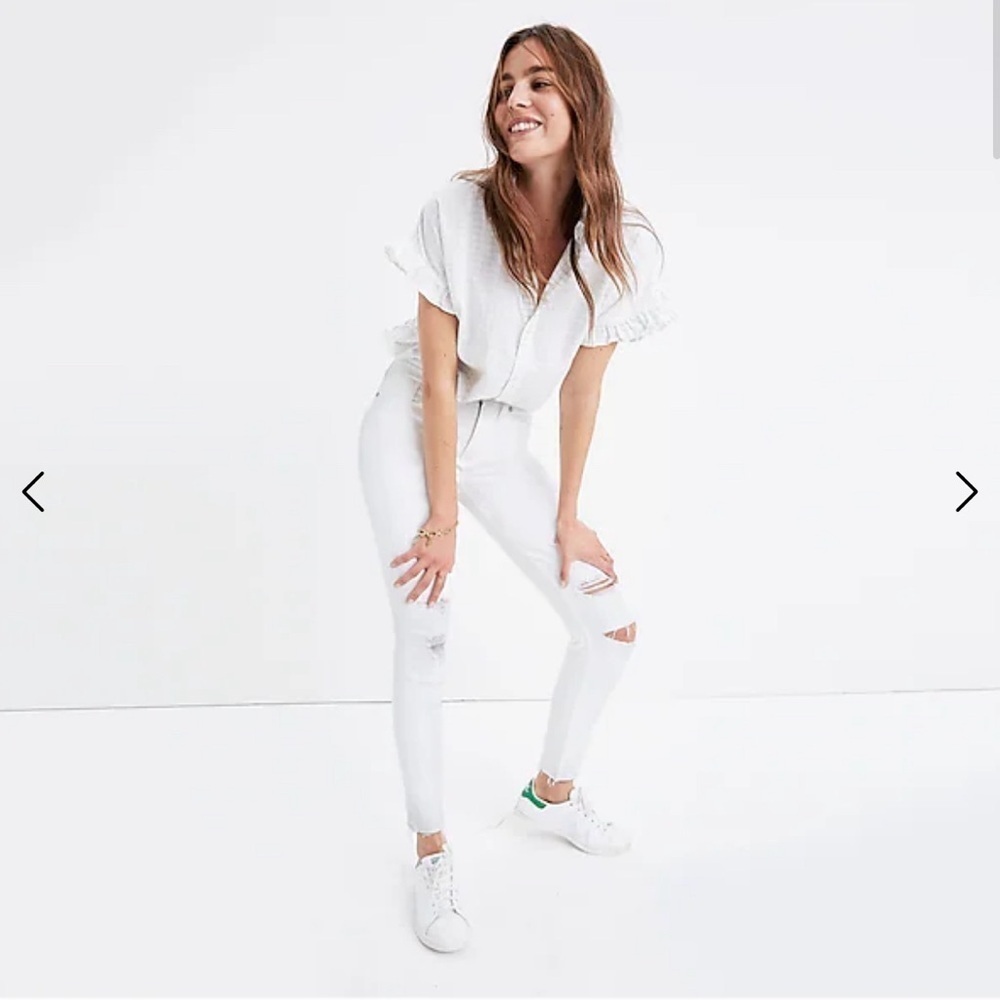 9" High-Rise Skinny Crop Jeans in Pure White:
Destructed Edition size 25